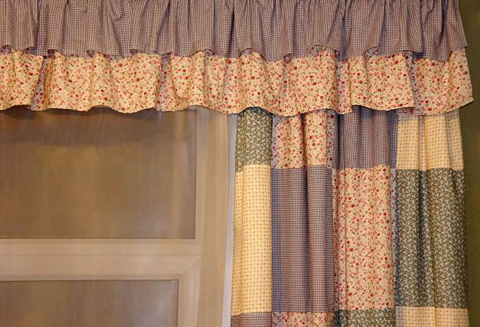 Тканевые накладные шторы разных цветов