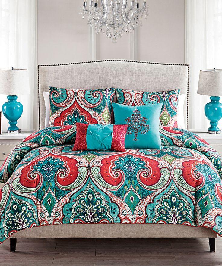 Одеяло в спальню с орнаментом